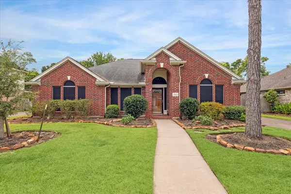 3522 Pine Chase Drive, Pearland, TX 77581