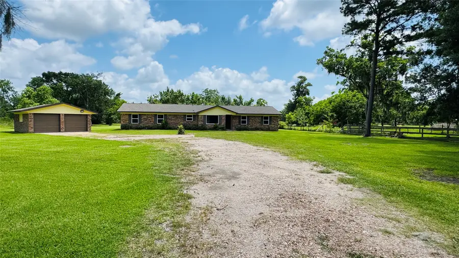 1434 County Road 878a, Sweeny, TX 77480 - Image #2