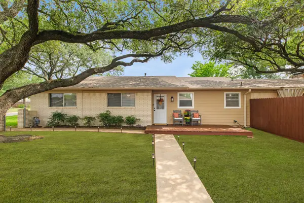 3902 Stillmeadow Drive, Bryan, TX 77802