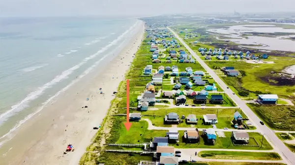 103 Nesmith Place, Surfside Beach, TX 77541