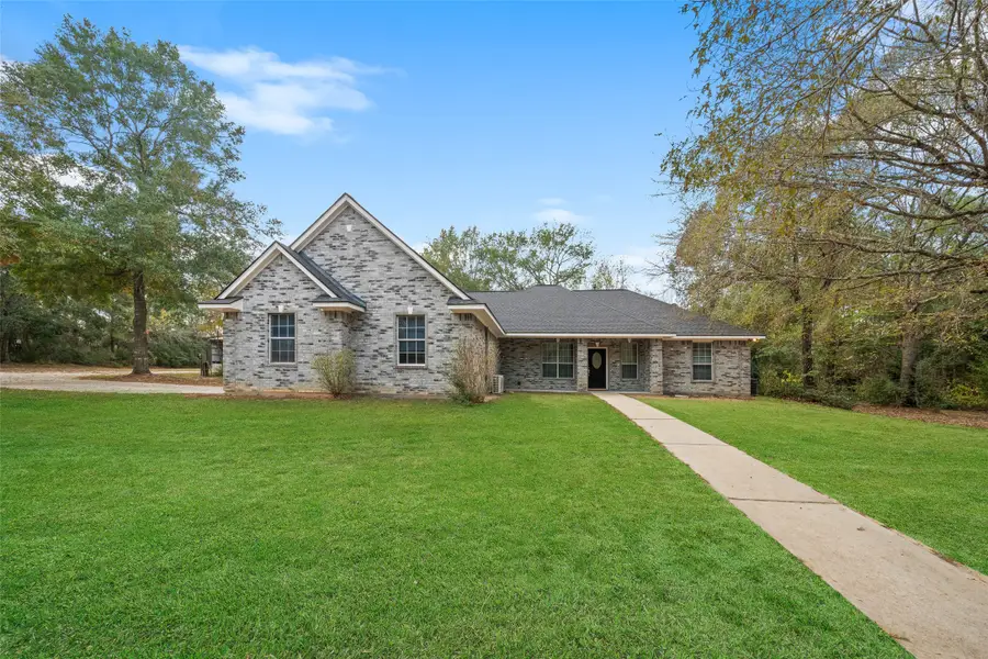 18451 Hills Lake Ct, Montgomery, TX 77316 - Image #2