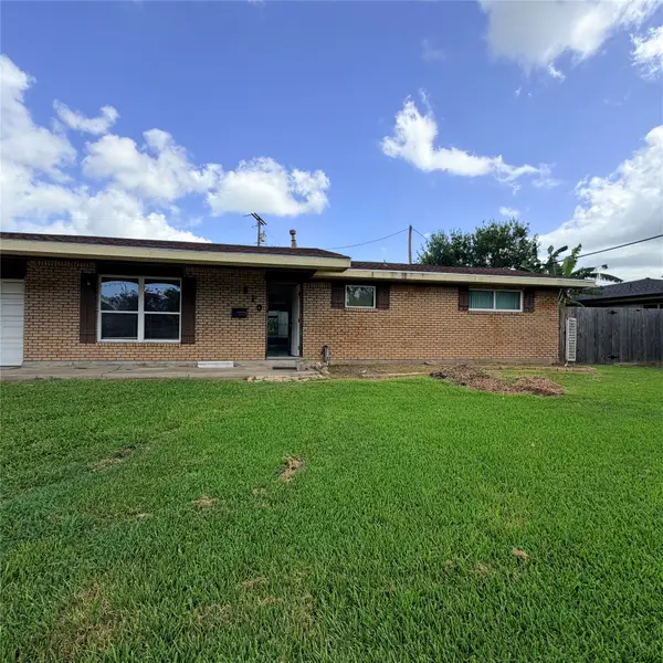 910 San Jacinto Avenue, Texas City, TX 77590