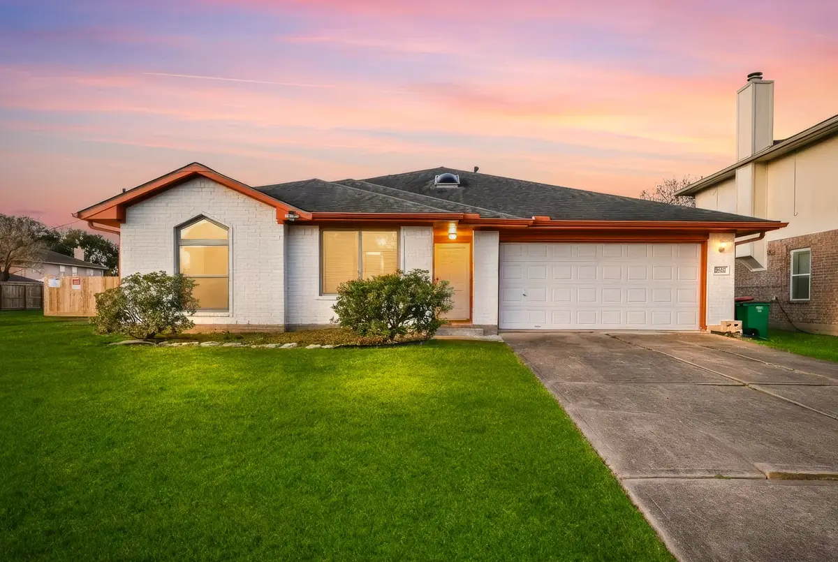 1530 Hunter Green Lane, Fresno, TX 77545 - Image #1