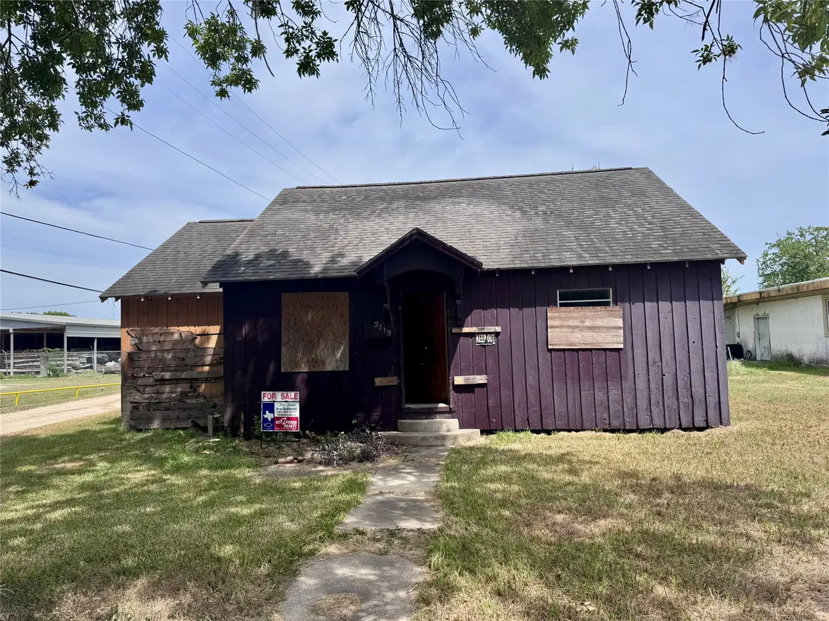 2113 Cypress Avenue, Bay City, TX 77414 - #1