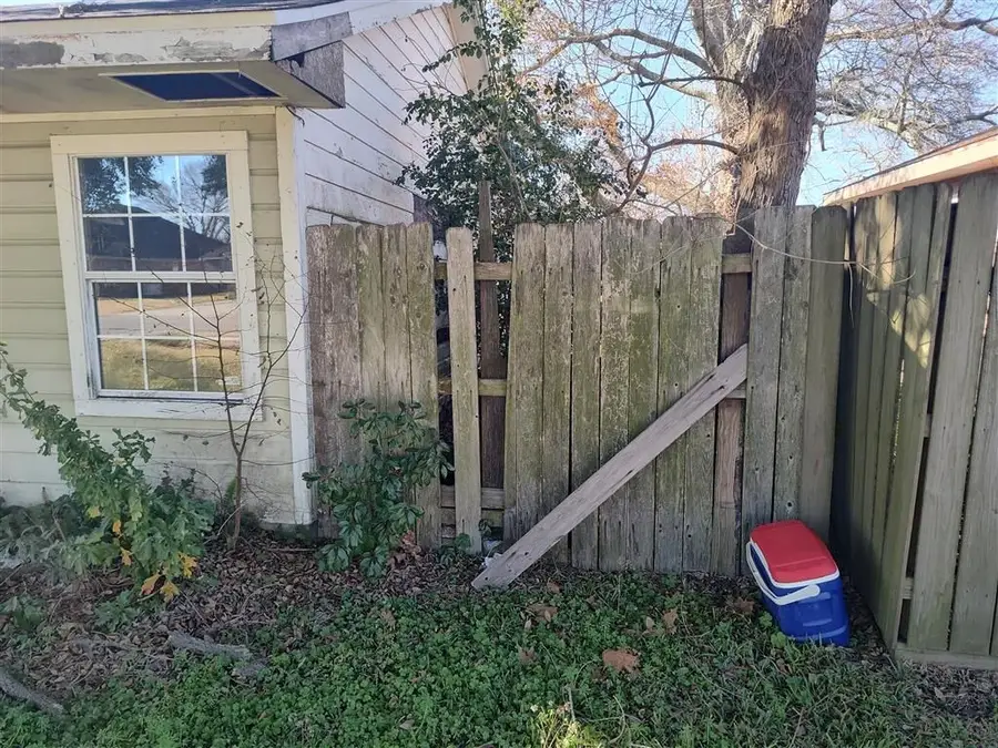 2114 7th Street, Port Neches, TX 77651 - #3