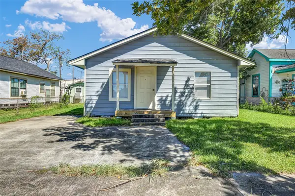 722 W Broad Street, Freeport, TX 77541