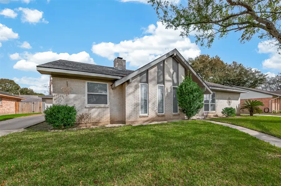 8410 Twin Hills Drive, Houston, TX 77071 - #2