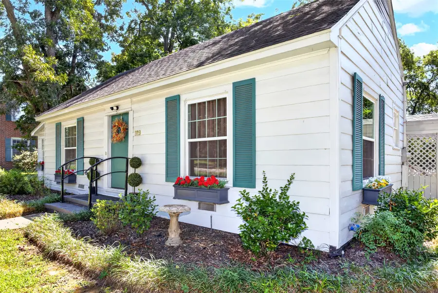 919 E Houston Avenue, Crockett, TX 75835 - #3