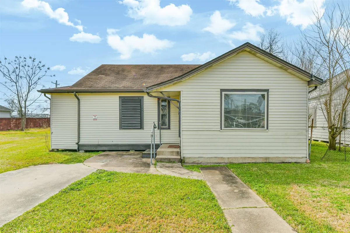 711 8th Avenue N, Texas City, TX 77590 - #1