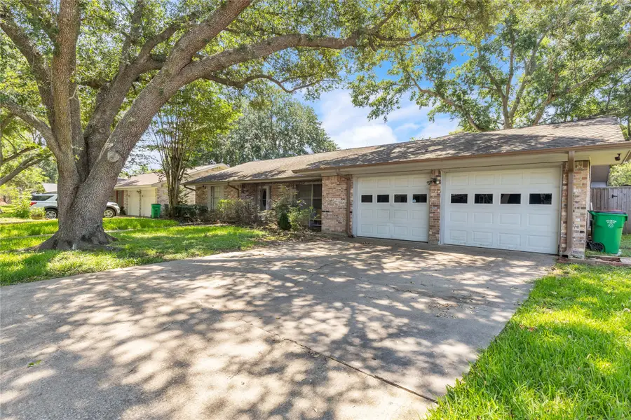 2207 Mockingbird Lane, Baytown, TX 77520 - #2