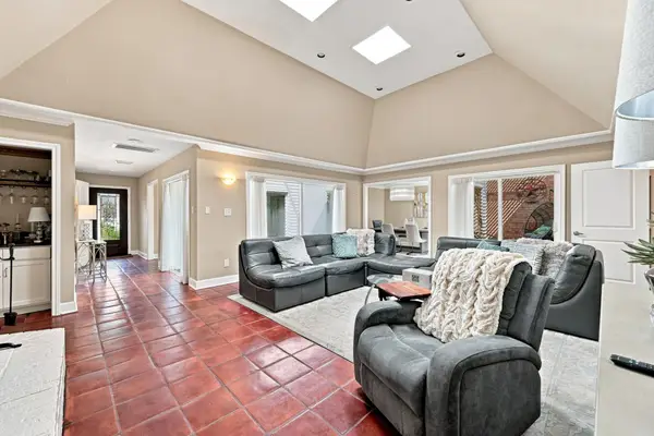419 E Fair Harbor Lane, Houston, TX 77079