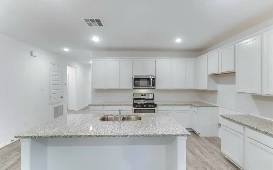 14423 Sunny Bend Way, Conroe, TX 77303 - Image #2