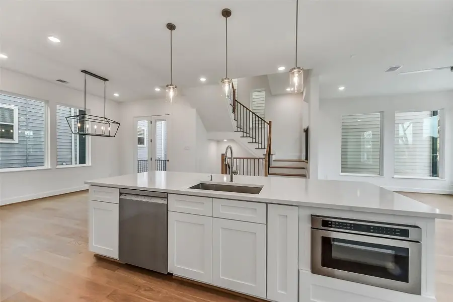 806 Fisher Street #D, Houston, TX 77018 - #3