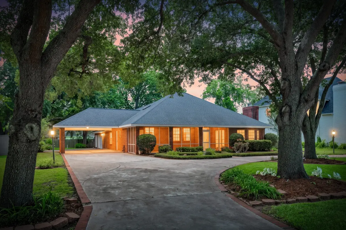 214 Dewberry Drive, Lake Jackson, TX 77566 - #1