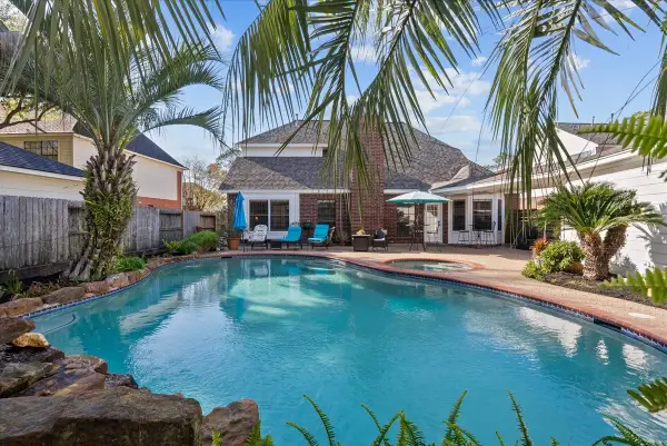 826 Prairie Brook Court, Houston, TX 77062