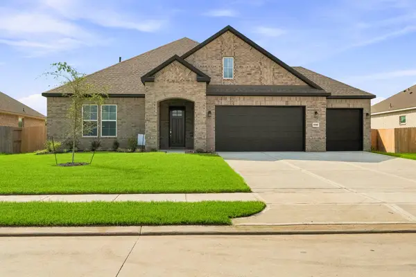 12102 Old Fashion Circle, Mont Belvieu, TX 77535