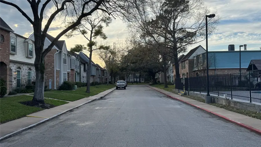 11002 Hammerly Boulevard #169, Houston, TX 77043 - Image #3