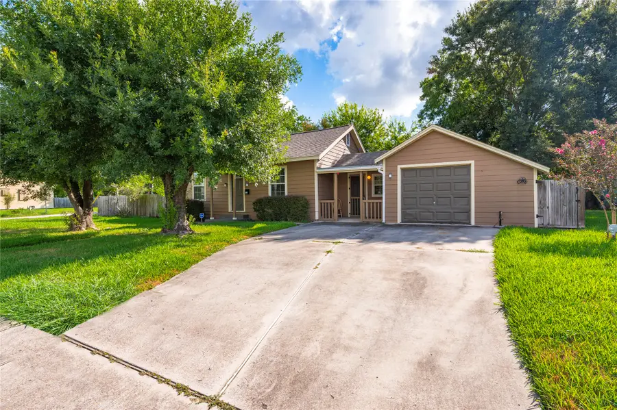 322 N Logan Street, Texas City, TX 77590 - #2
