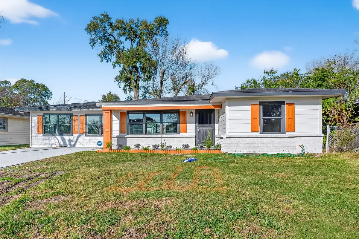 5707 Lyndhurst Drive, Houston, TX 77033 - #1