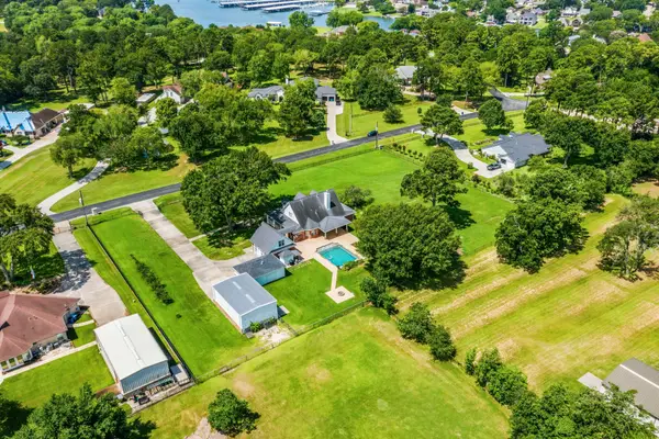 11443 Outpost Cove Drive, Willis, TX 77318