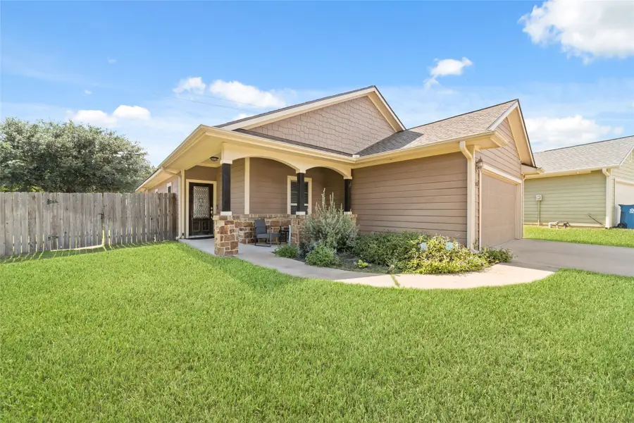 310 Regal Court, Bellville, TX 77418 - #3