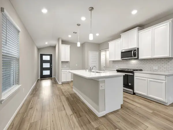 6638 Lahna Oak, Conroe, TX 77304