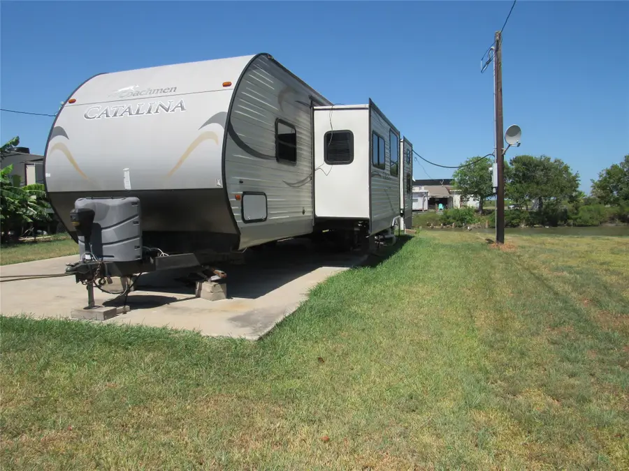 221 County Road 299, Sargent, TX 77414 - #2