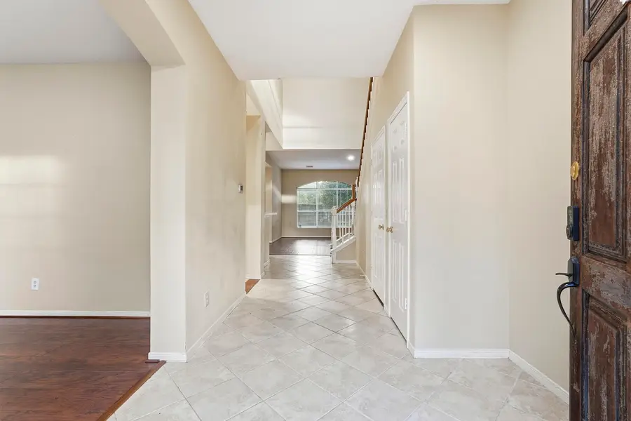 9807 N Villa Drive, Houston, TX 77064 - Image #2