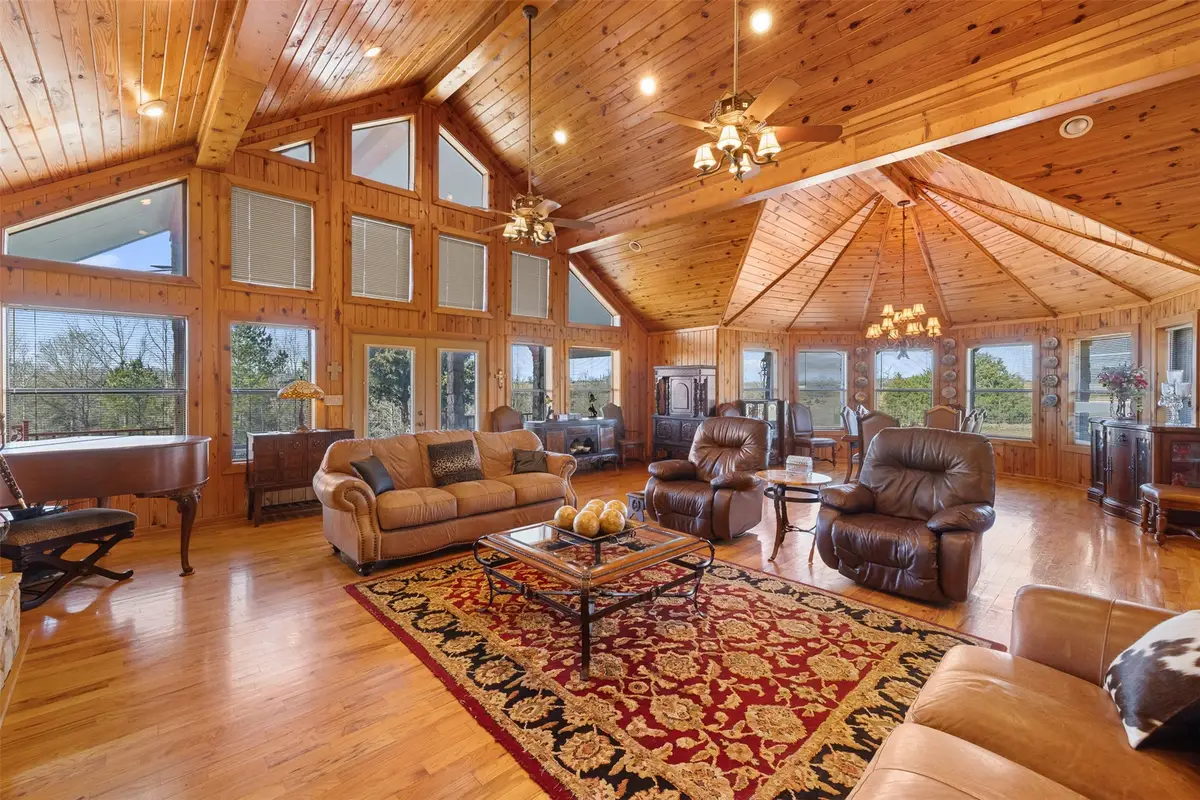 6622 County Road 360, Buffalo, TX 75831 - #1