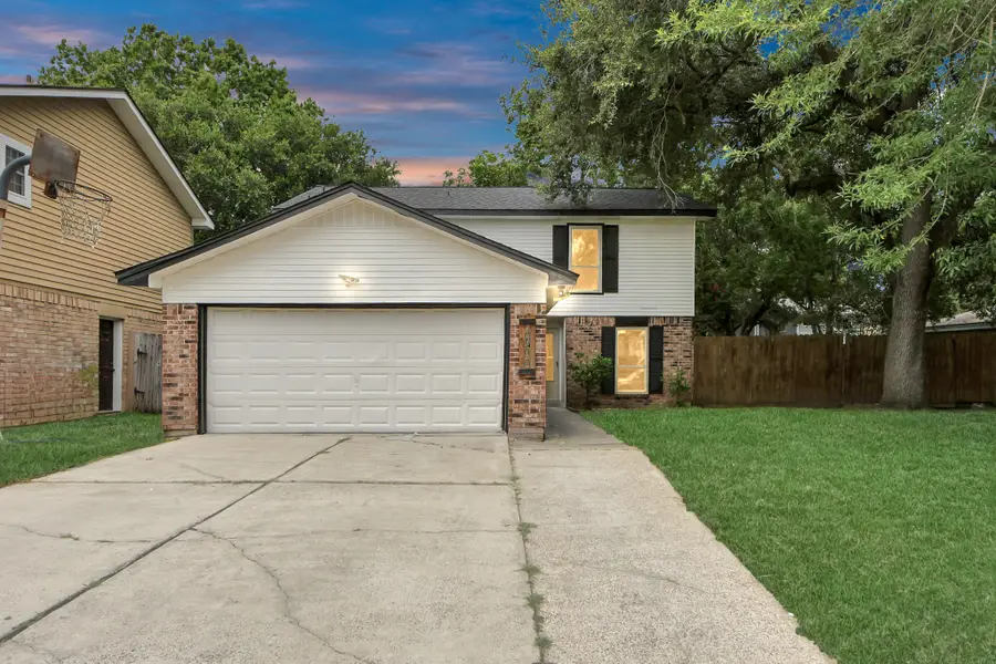 4900 Sandalwood Circle, Baytown, TX 77521 - Image #2