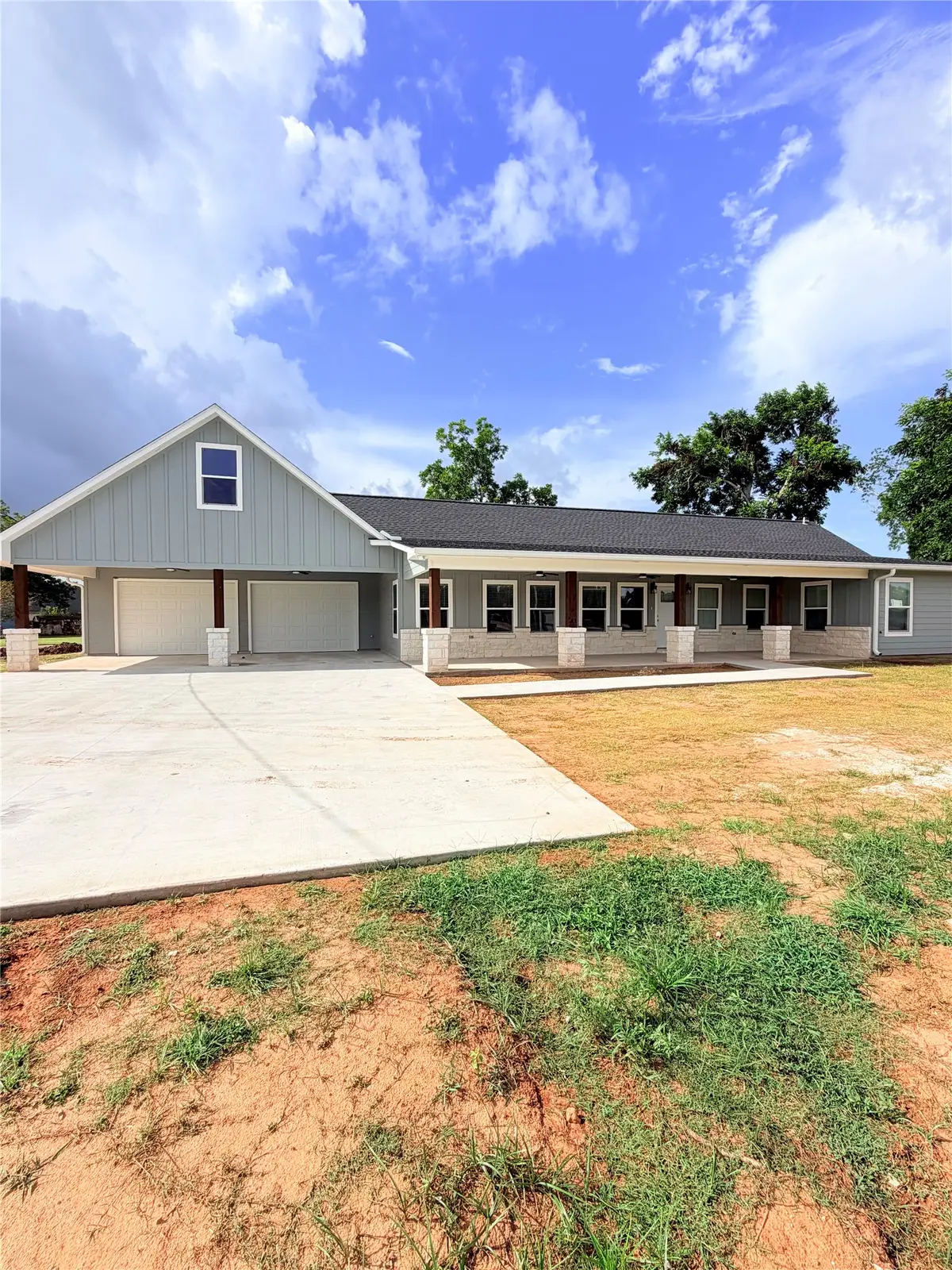 301 E San Bernard St, Brazoria, TX 77422 - #1