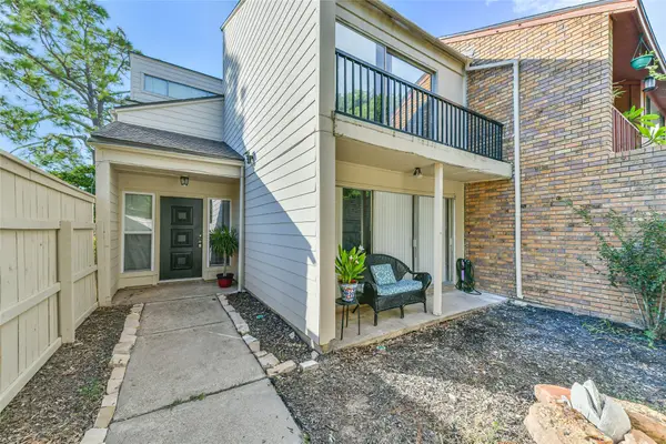 68 Chervil Common, Lake Jackson, TX 77566
