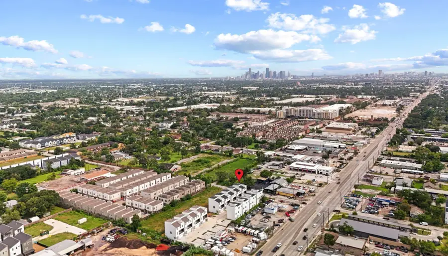 4717 Thornton Views Rd, Houston, TX 77018 - Image #3