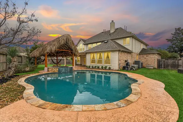 12310 Signal Hill Court, Pearland, TX 77584