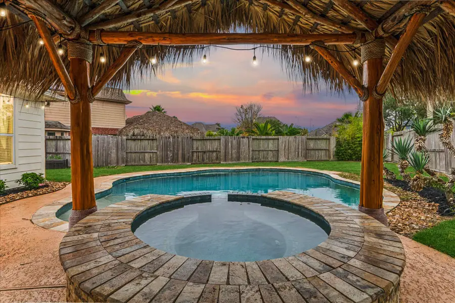 12310 Signal Hill Court, Pearland, TX 77584 - Image #2