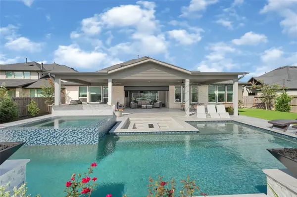 2411 Fountain Breeze Drive, Missouri City, TX 77459