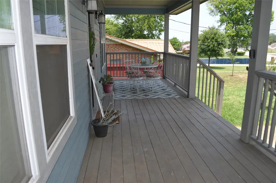 913 Independence Street, Brenham, TX 77833 - Image #3
