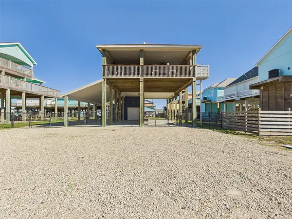 842 Main Street, Crystal Beach, TX 77650