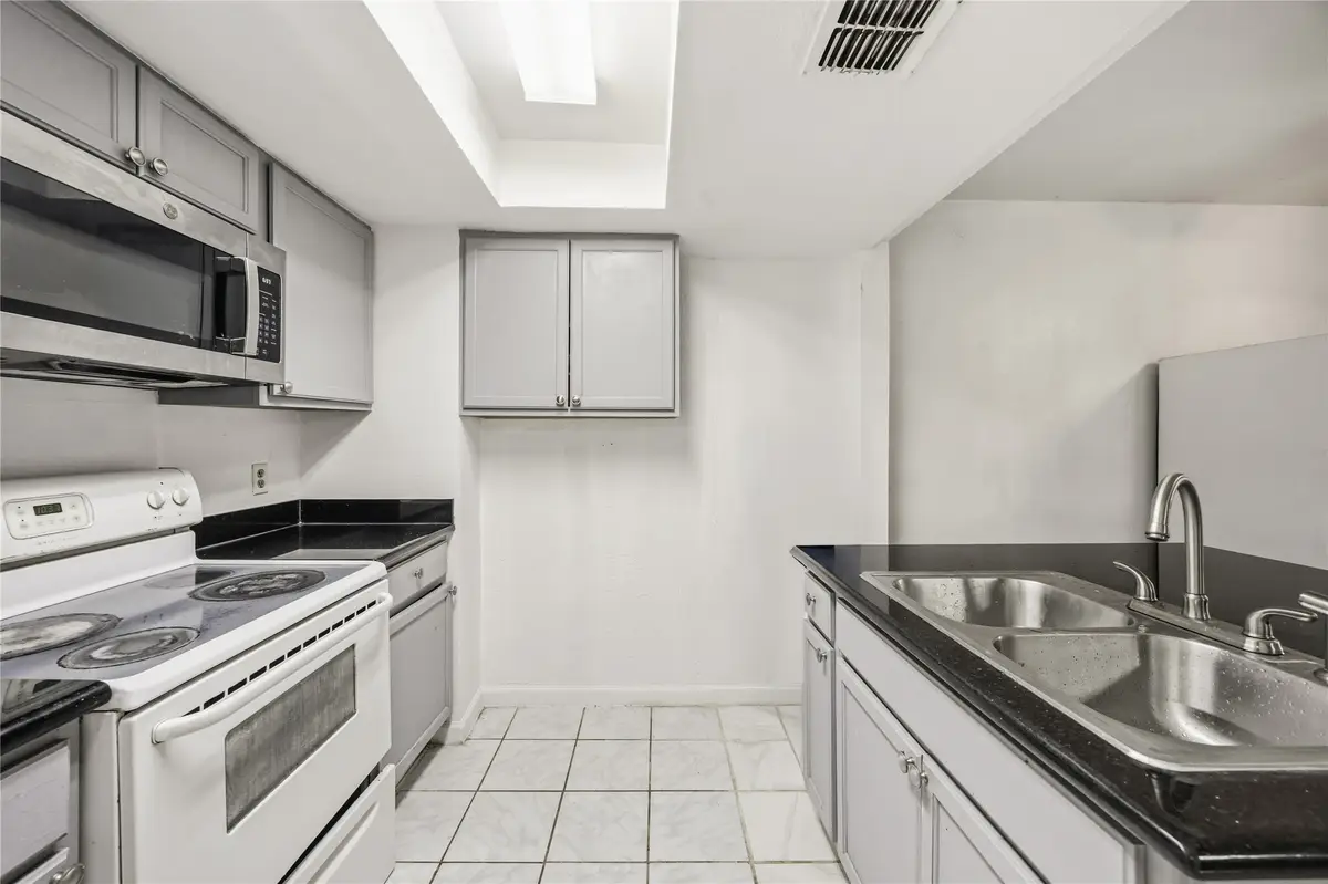 8456 Leawood Boulevard, Houston, TX 77072 - #1