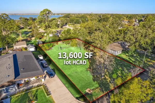 120 N Holly Drive, Baytown, TX 77520