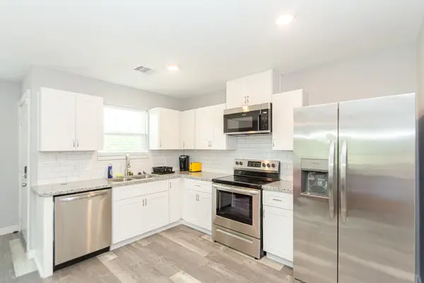 618 Maple Way #A-B, Houston, TX 77015