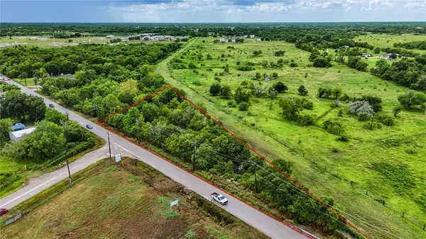 1011 County Road 129, Alvin, TX 77511