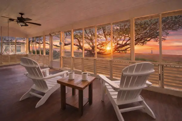 7414 Ocean Drive, Beach City, TX 77523