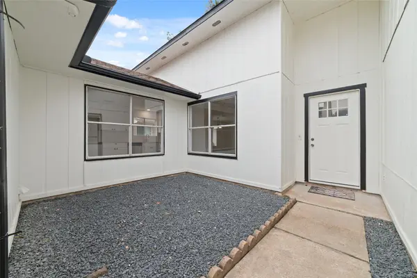 2106 Endicott Lane, Sugar Land, TX 77478