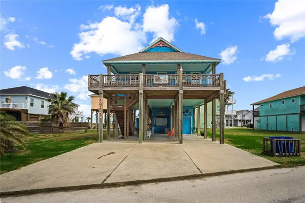 980 Fisherman Drive S, Crystal Beach, TX 77650