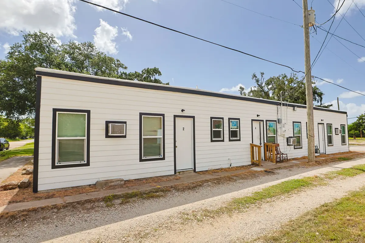 521 2nd Avenue N, Texas City, TX 77590 - #1