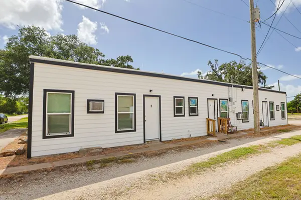 521 2nd Avenue N, Texas City, TX 77590