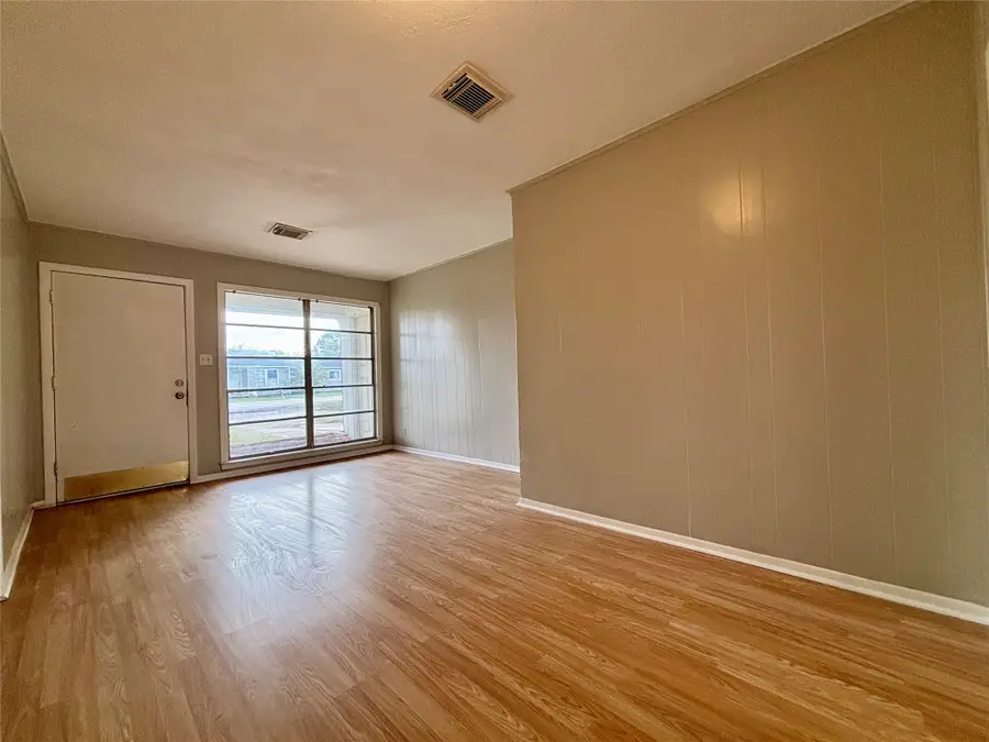 706 W 7th Street, Freeport, TX 77541 - Image #3