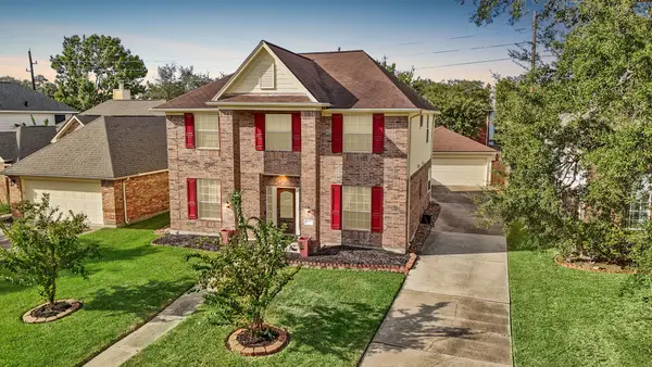 17906 Camden Oaks Lane, Richmond, TX 77407