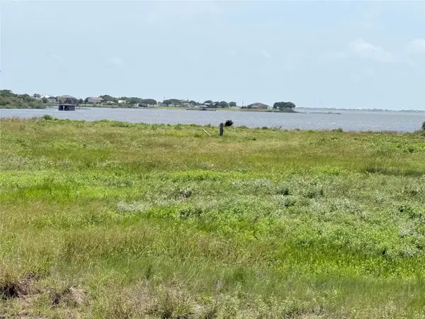 71 Fivemile Trail, Palacios, TX 77465